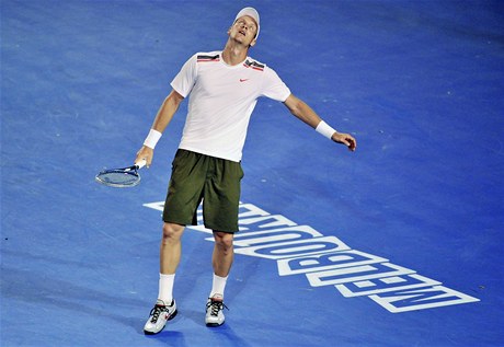 Český tenista Tomáš Berdych po porážce ve čtvrtfinále Australian Open od Rafaela Nadala