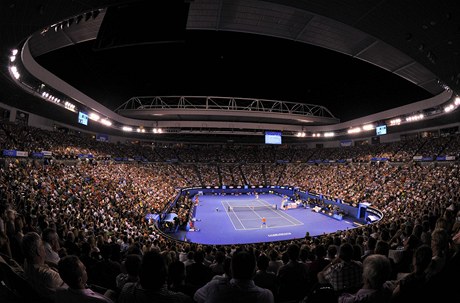 Zaplněná Rod Laver arena, centrkurt Australian Open