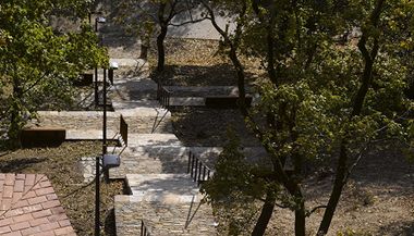 Napojen� na okoln� parky.