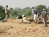 Poátky výzkumu Tyfónia v lokalit Vád Ben Naga v Súdánu.