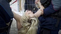 Demonstrace hnutí Femen v Davosu