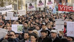 Tisíce slovenských ob�an� protestovaly prot aktér�m spisu Gorila.