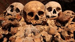 Archeologové našli desítky masových hrobů s 1500 kostrami. U kutnohorské kostnice