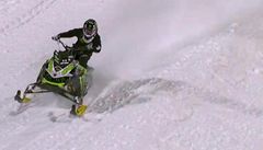 Heath Frisby provedl v Aspenu první front flip na sněžném skútru. | na serveru Lidovky.cz | aktuální zprávy