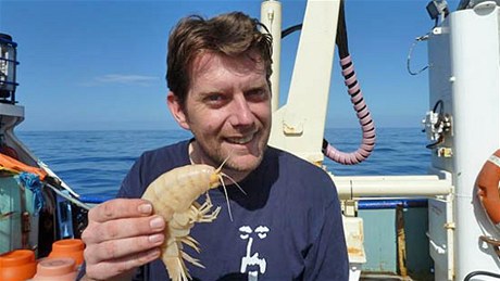 Korýš připomíná obrovskou krevetu, vědci ho objevili v moři u Nového Zélandu v hloubce sedmi kilometrů.