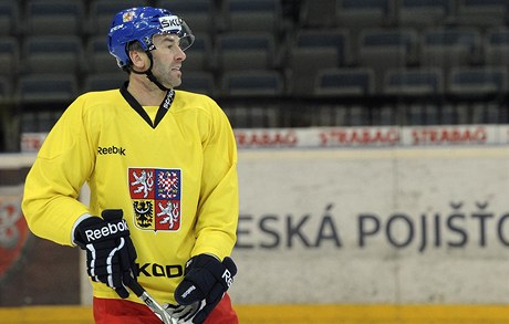 Útoník Petr Nedvd na srazu eské hokejové reprezentace ped védskými hrami, tetím turnajem seriálu Euro Hockey Tour