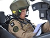 Princ Harry ukonil výcvik jako pilot bojové helikoptéry Apache.