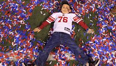 Super Bowl 2012, syn jednoho hráe Giants.