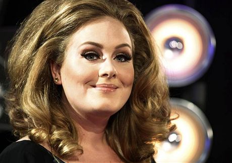 Britská zpvaka Adele má est nominací na Grammy
