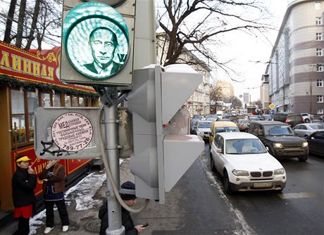 Na moskevských semaforech se objevila tvá Vladimira Putina