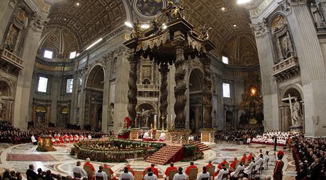 Sobotn konzisto v bazilice sv. Petra ve Vatiknu, pi kter byl jmenovn kardinlem Dominik Duka
