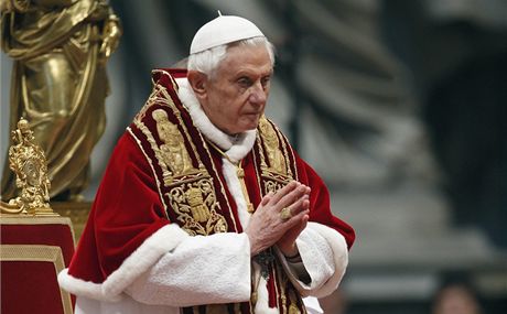 Pape Benedikt XVI. vedl bohoslubu v bazilice svatého Petra ve Vatikánu.