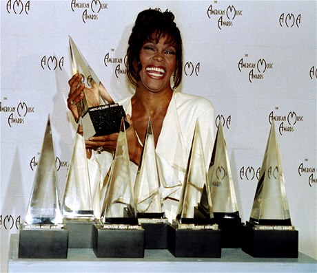 Na vrcholu. V roce 1994 vyhrála Houston sedm cen v American Music Awards.