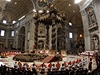Sobotní konzisto v bazilice sv. Petra ve Vatikánu, pi které byl jmenován kardinálem Dominik Duka