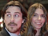 Na erveném koberci nechybl ani Batman Christian Bale s manelkou Sibi