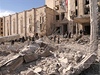 Trosky budovy syrské rozvdky, její ást se zítila po explozi. 