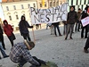 Lidé v Brn protestují proti mezinárodní dohod ACTA.