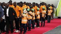 Smutní fotbalisté Pobřeží slonoviny se vrátili domů