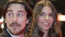 Na červeném koberci nechyběl ani Batman Christian Bale s manželkou Sibi