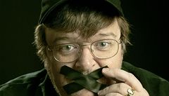 Je Michael Moore podvodnk? Posute sami