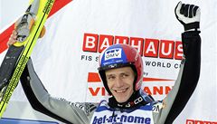 Český skokan na lyžích Roman Koudelka se raduje z druhého místa ve Willingenu
