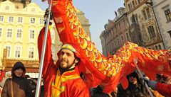 Pr�vodem masek byly 11. února na pra�ském Starom�stském nám�stí zahájeny slavnosti Carnevale Praha 2012. 