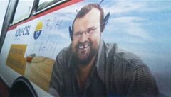 Řidič autobusu pomaloval plakáty politických stran před volbami a teď si vyslechl trest | na serveru Lidovky.cz | aktuální zprávy