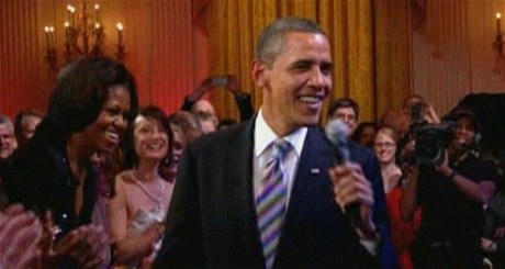 Americký prezident Barack Obama si zazpíval blues.