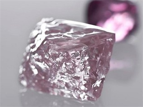 13karátový diamant