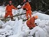 Stelmisti hasiského záchranného sboru zaali 27. února ped polednem odstelovat nahromadný led na Jizee v Dolní Sytové nad Semilsku. 