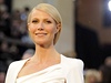 Gwyneth Paltrow oblékla smetanov bílou veerní róbu od Toma Forda.