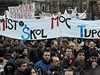 Studenti a uitelé se seli 29. února na protestním shromádní proti pipravované reform vysokých kol na Palachov námstí v Praze