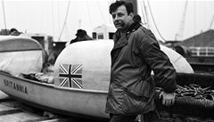John Fairfax na archivním snímku z roku 1969, kdy jako první člověk vesloval napříč Atlantikem. | na serveru Lidovky.cz | aktuální zprávy