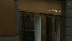 Stopy gorily ped sídlem Penty v ulici Na Píkop v Praze