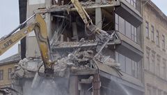 Demolice budovy ve které sídlilo Rudé právo.