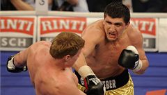 Alexandr Pov�tkin inkasuje ránu od Marka Hucka