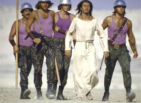 Rockovou operu Jesus Christ Superstar proslavila také její filmová verze.