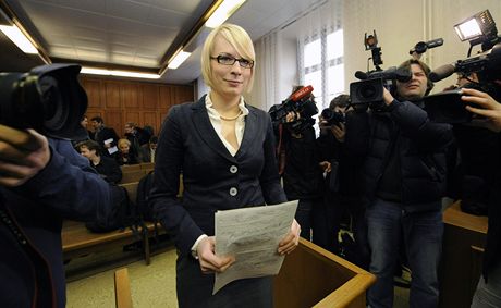 Poslankyn Kristýna Koí vypovídá ped soudem