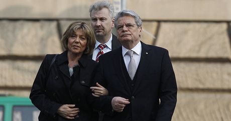Joachim Gauck s partnerkou Danielou Schadtovou