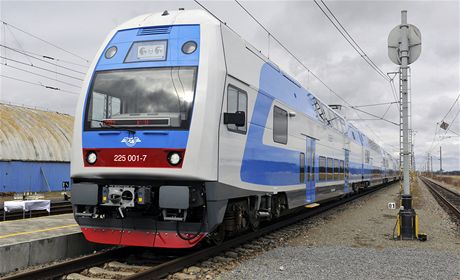 První dvoupodlaní elektrický vlak EJ675 urený pro ukrajinskou eleznici z produkce koda Transportation. 