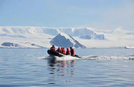 Členové vědeckého týmu, který se vrátil z působení na Mendelově polární stanici v Antarktidě, vystoupili 14. března na tiskové konferenci v Brně. Na snímku z 30. ledna jsou členové expedice při výzkumné činnosti. 