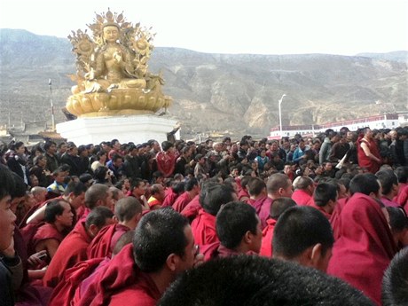 Demonstrace buddhistických mnich v ín