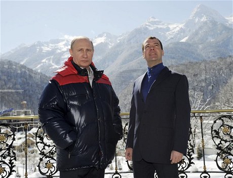 Vladimir Putin s Dmitrijem Medvedvem nedaleko Soi