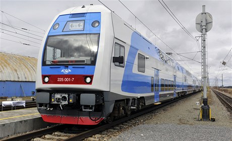 První dvoupodlažní elektrický vlak EJ675 určený pro ukrajinskou železnici z produkce Škoda Transportation. 