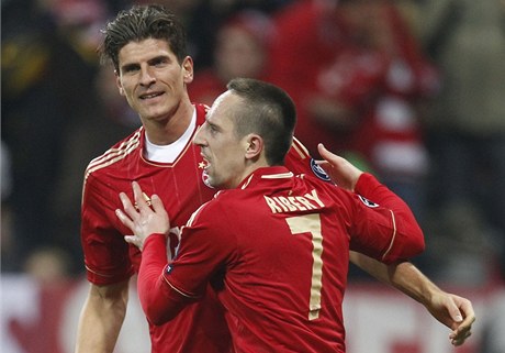 Bayern Mnichov (Gomez a Ribéry)