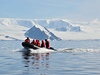 lenové vdeckého týmu, který se vrátil z psobení na Mendelov polární stanici v Antarktid, vystoupili 14. bezna na tiskové konferenci v Brn. Na snímku z 30. ledna jsou lenové expedice pi výzkumné innosti. 