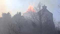 Slovenský hrad Krásna Hôrka v plamenech