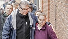 P�íbuzní ob�tí pro�ívají t�ké chvíle.