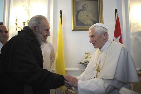 Pape Benedikt XVI. se na Kub seel s bývalým vdcem Fidelem Castrem