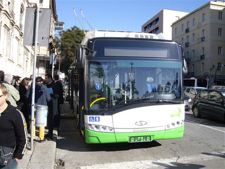 Deset kodováckých trolejbus zaalo vozit cestující v italském Cagliari.